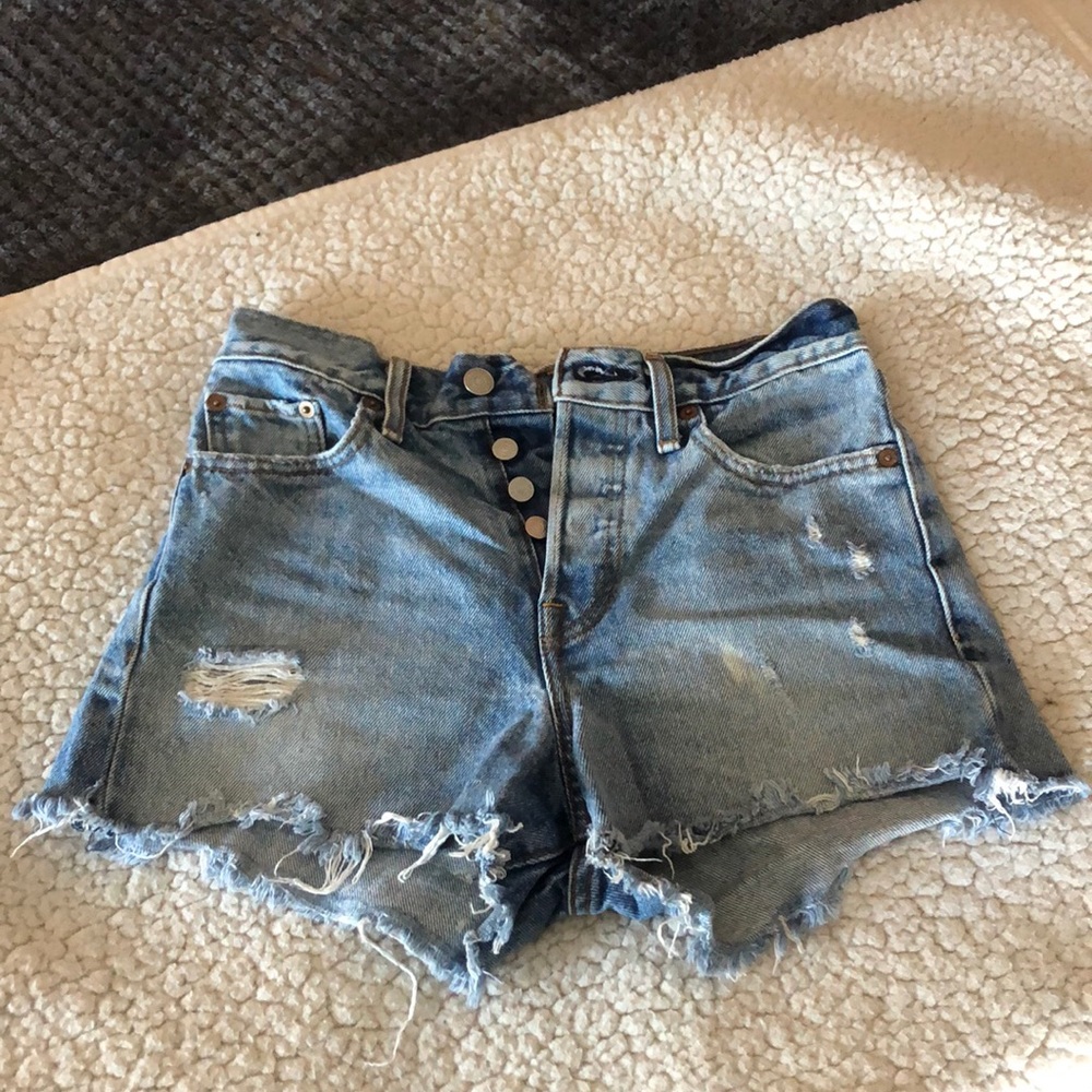 Levi’s hi rise shorts